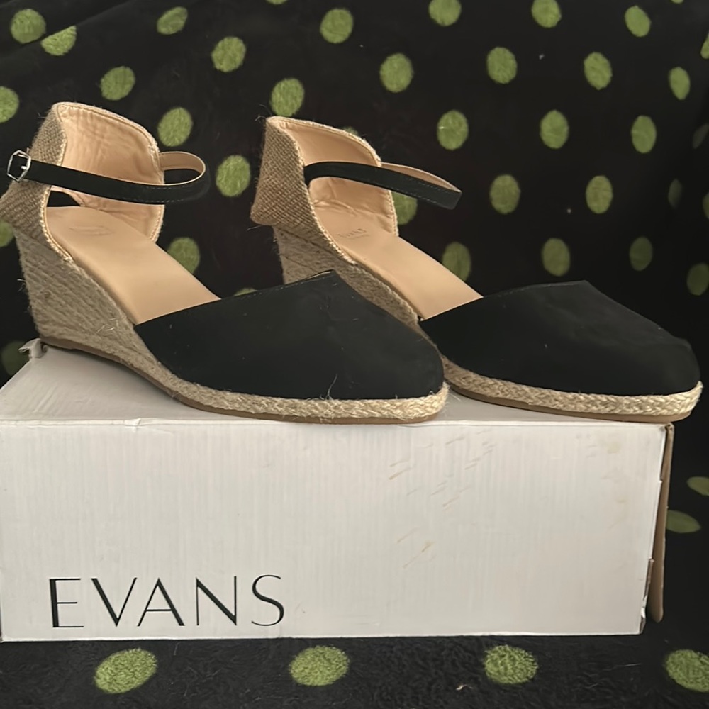 New , Size 8 wide width runs big, maybe for a size 9 , wedge espadrille